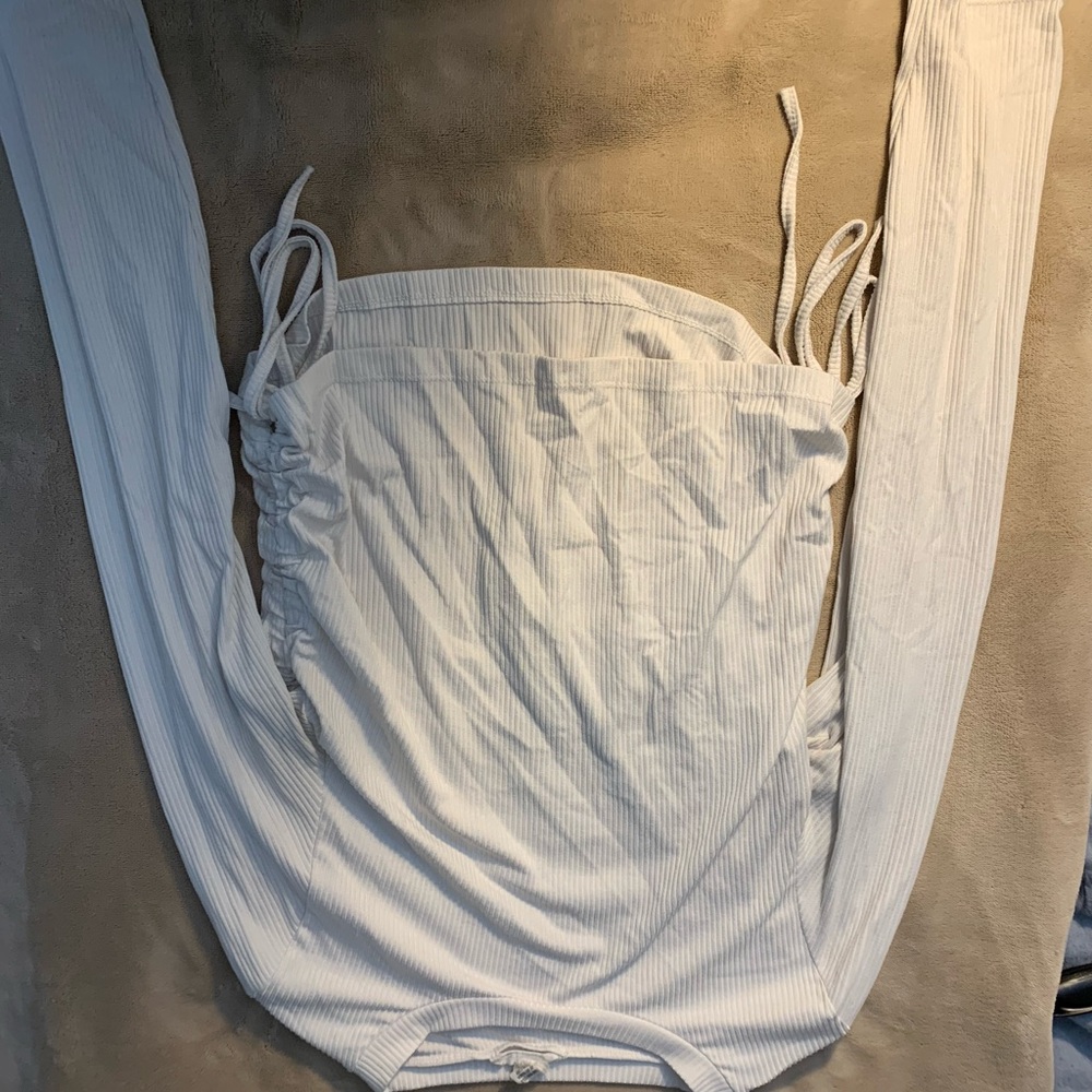 White Ribbed Long Sleeve Top by Papella